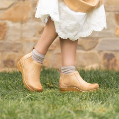 Frankie Honey Distressed Heritage